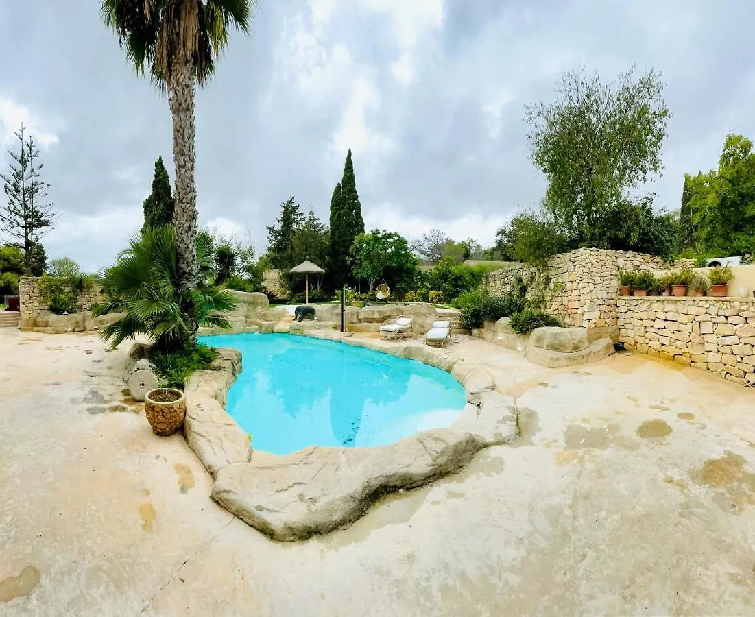 The Red Farm Relais & Spa Iklin Hotel