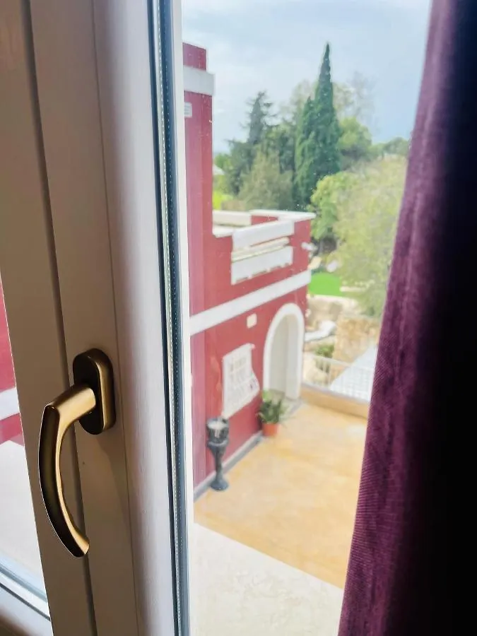 The Red Farm Relais & Spa Iklin Hotel