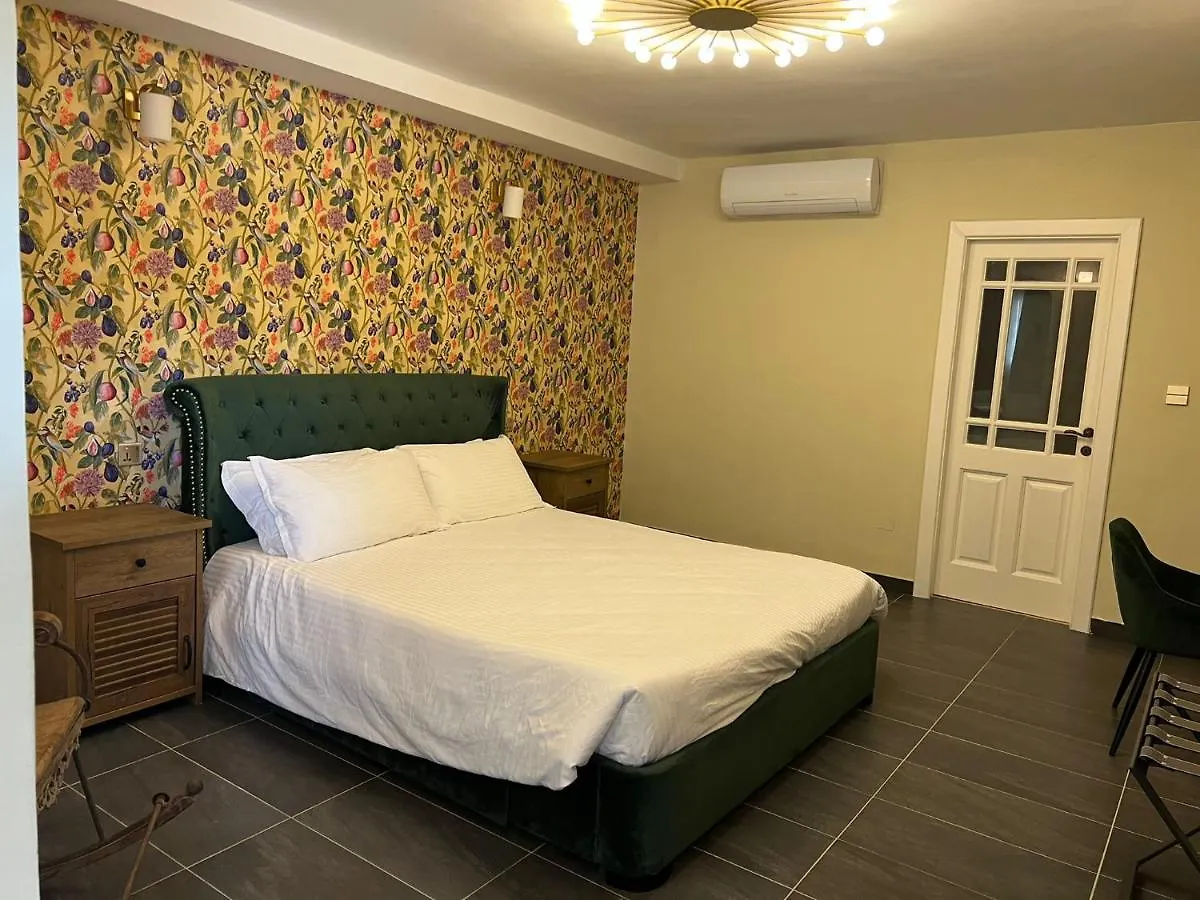 The Red Farm Relais & Spa Iklin Hotel